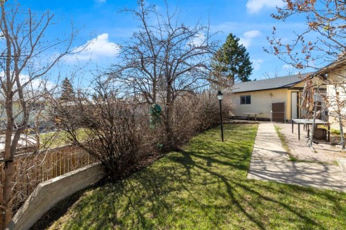 549 Rundleville Place Ne, Calgary, AB - Outdoor