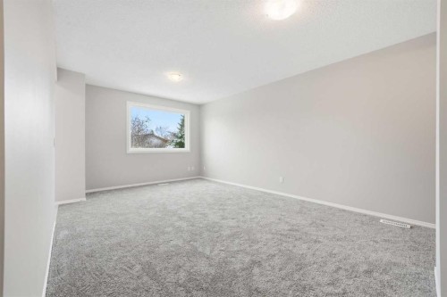 92-203 Lynnview Road Se, Calgary, AB - Indoor Photo Showing Other Room