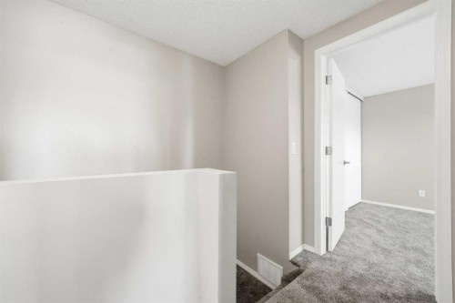 92-203 Lynnview Road Se, Calgary, AB - Indoor Photo Showing Other Room