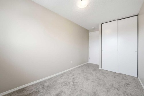 92-203 Lynnview Road Se, Calgary, AB - Indoor Photo Showing Other Room