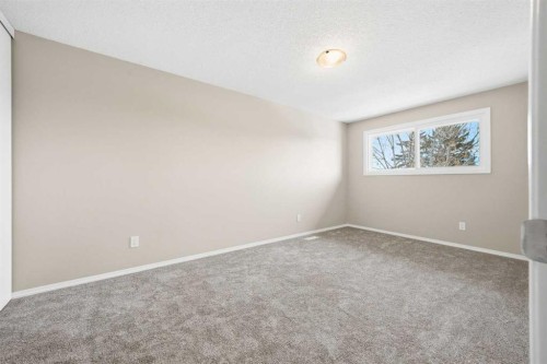 92-203 Lynnview Road Se, Calgary, AB - Indoor Photo Showing Other Room