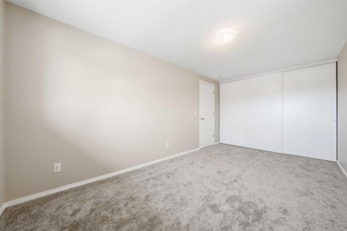92-203 Lynnview Road Se, Calgary, AB - Indoor Photo Showing Other Room