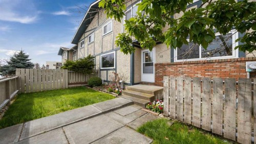 92-203 Lynnview Road Se, Calgary, AB - Outdoor