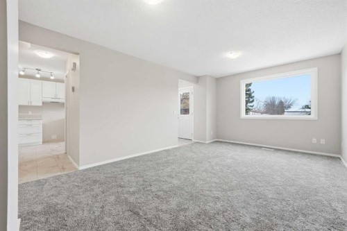 92-203 Lynnview Road Se, Calgary, AB - Indoor Photo Showing Other Room