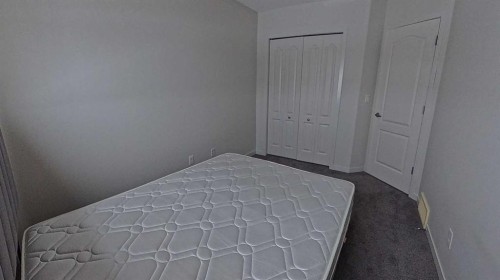 29 Evansridge Circle Nw, Calgary, AB - Indoor Photo Showing Bedroom