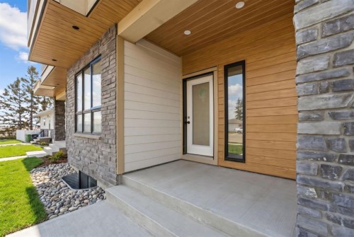 121 42 Avenue Ne, Calgary, AB - Outdoor With Exterior