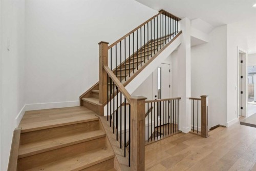 645 36 Street Sw, Calgary, AB - Indoor Photo Showing Other Room