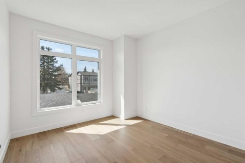 645 36 Street Sw, Calgary, AB - Indoor Photo Showing Other Room