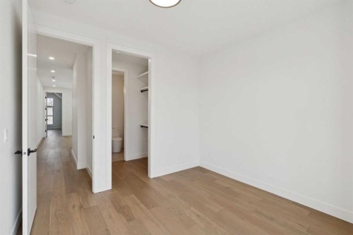 645 36 Street Sw, Calgary, AB - Indoor Photo Showing Other Room