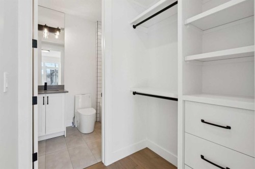645 36 Street Sw, Calgary, AB - Indoor