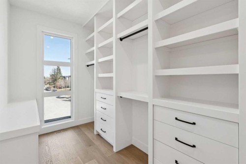 645 36 Street Sw, Calgary, AB - Indoor Photo Showing Other Room