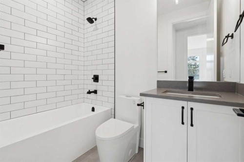 645 36 Street Sw, Calgary, AB - Indoor Photo Showing Bathroom