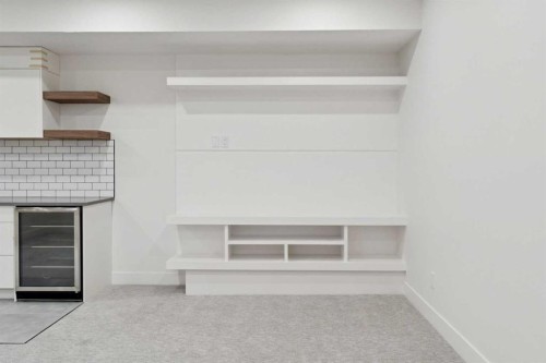 645 36 Street Sw, Calgary, AB - Indoor