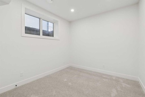 645 36 Street Sw, Calgary, AB - Indoor Photo Showing Other Room