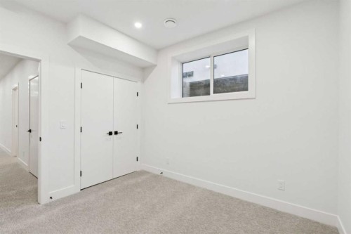 645 36 Street Sw, Calgary, AB - Indoor Photo Showing Other Room