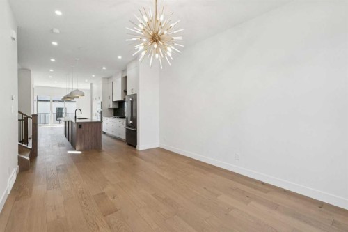 645 36 Street Sw, Calgary, AB - Indoor Photo Showing Kitchen
