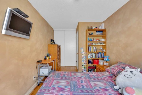 189 Applemead Close Se, Calgary, AB - Indoor Photo Showing Bedroom