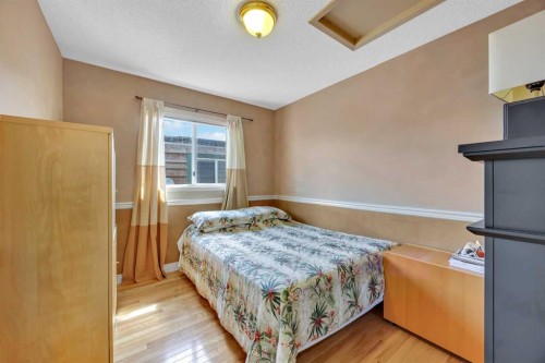 189 Applemead Close Se, Calgary, AB - Indoor Photo Showing Bedroom