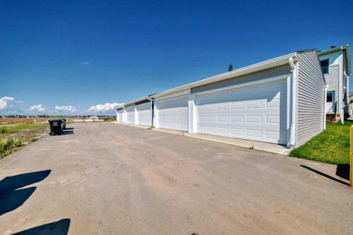 7403 202 Avenue Se, Calgary, AB - Outdoor
