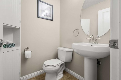 92 Covehaven Terrace Ne, Calgary, AB - Indoor Photo Showing Bathroom