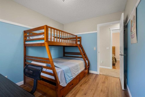 92 Covehaven Terrace Ne, Calgary, AB - Indoor Photo Showing Bedroom