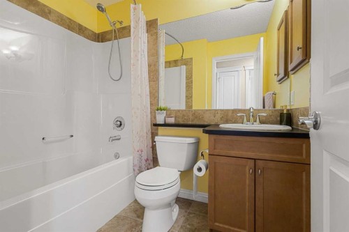 92 Covehaven Terrace Ne, Calgary, AB - Indoor Photo Showing Bathroom