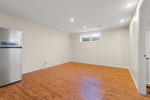 92 Covehaven Terrace Ne, Calgary, AB - Indoor Photo Showing Other Room