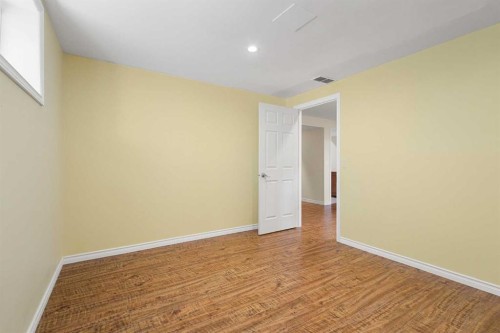 92 Covehaven Terrace Ne, Calgary, AB - Indoor Photo Showing Other Room