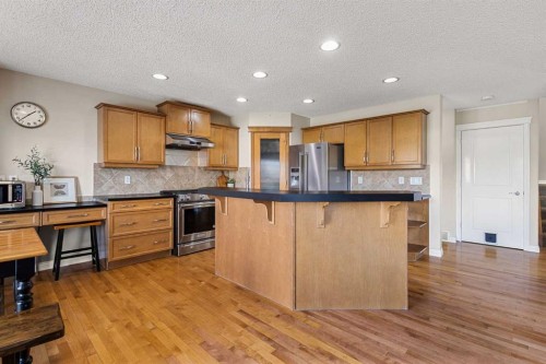 92 Covehaven Terrace Ne, Calgary, AB - Indoor Photo Showing Kitchen