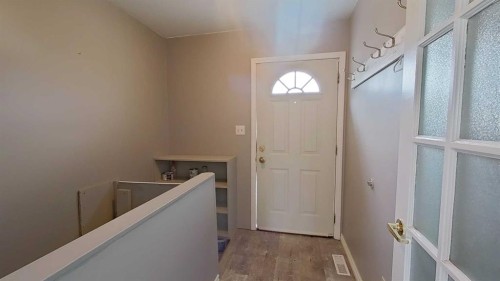309 52 Avenue West, Claresholm, AB - Indoor Photo Showing Other Room