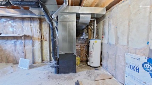 309 52 Avenue West, Claresholm, AB - Indoor