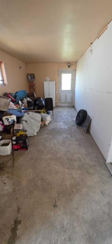 309 52 Avenue West, Claresholm, AB - Indoor