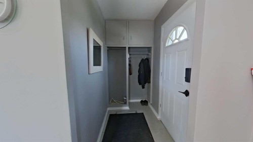 309 52 Avenue West, Claresholm, AB - Indoor