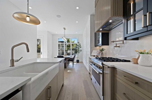 2708 18 Street Nw, Calgary, AB - Indoor Photo Showing Kitchen With Upgraded Kitchen