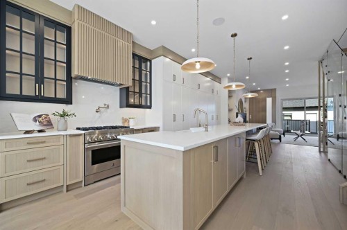 2708 18 Street Nw, Calgary, AB - Indoor Photo Showing Kitchen With Upgraded Kitchen