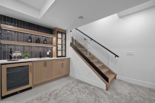 2708 18 Street Nw, Calgary, AB - Indoor Photo Showing Other Room