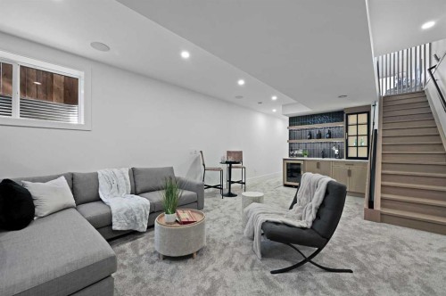 2708 18 Street Nw, Calgary, AB - Indoor