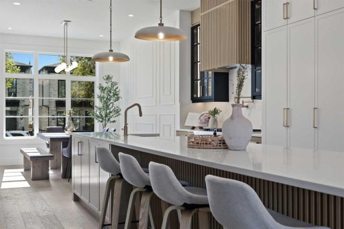 2708 18 Street Nw, Calgary, AB - Indoor