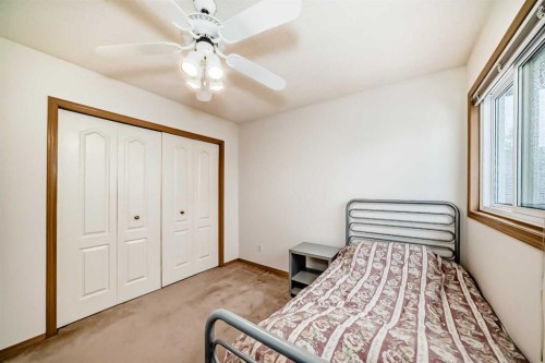 83 Hawkmount Green Nw, Calgary, AB - Indoor Photo Showing Bedroom