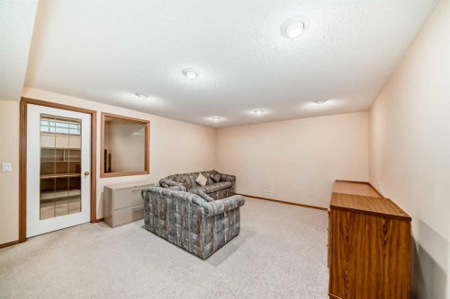 83 Hawkmount Green Nw, Calgary, AB - Indoor Photo Showing Other Room