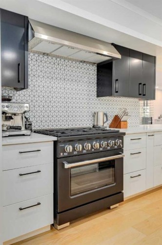 1206 Varsity Estates Road Nw, Calgary, AB - Indoor Photo Showing Kitchen With Upgraded Kitchen