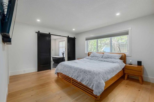 1206 Varsity Estates Road Nw, Calgary, AB - Indoor Photo Showing Bedroom