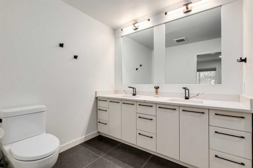 1206 Varsity Estates Road Nw, Calgary, AB - Indoor Photo Showing Bathroom