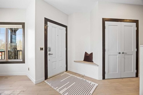 3 Tremblant Point Sw, Calgary, AB - Indoor Photo Showing Other Room