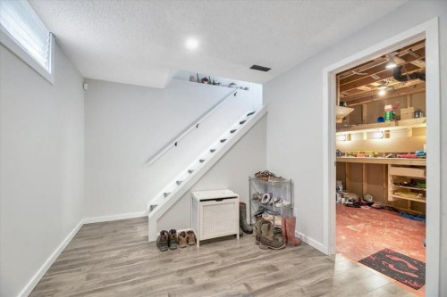 112 Thorson Crescent, Okotoks, AB - Indoor Photo Showing Other Room