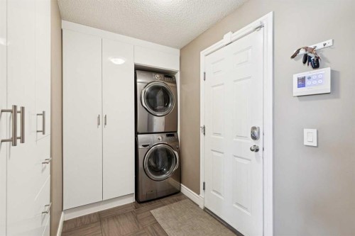 826 Wentworth Place Sw, Calgary, AB - Indoor Photo Showing Laundry Room