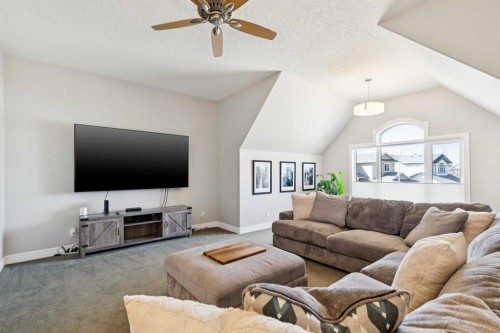 826 Wentworth Place Sw, Calgary, AB - Indoor Photo Showing Living Room