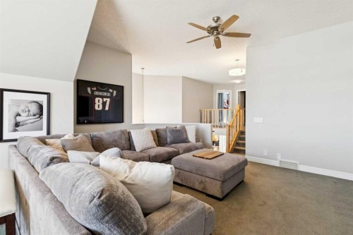 826 Wentworth Place Sw, Calgary, AB - Indoor Photo Showing Living Room