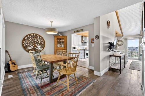 832-860 Midridge Drive Se, Calgary, AB - Indoor Photo Showing Dining Room