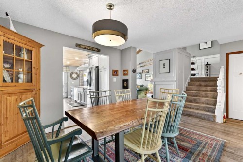 832-860 Midridge Drive Se, Calgary, AB - Indoor Photo Showing Dining Room